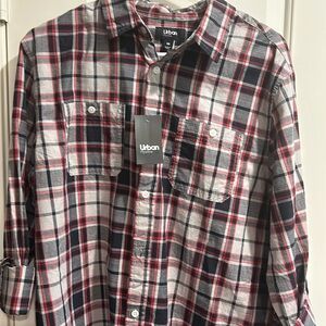 Plaid long sleeve button up shirt